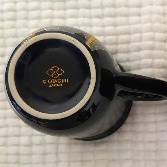 Otagiri - Vintage Iris Mug/Cup Pair - Black and Gold Trim - Picture 7 of 7